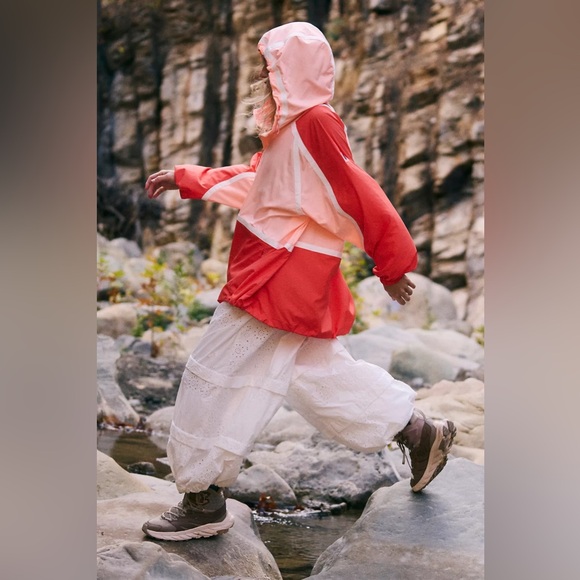 FP Movement Care FP Like The Wind Logo Jacket - Picture 6 of 13